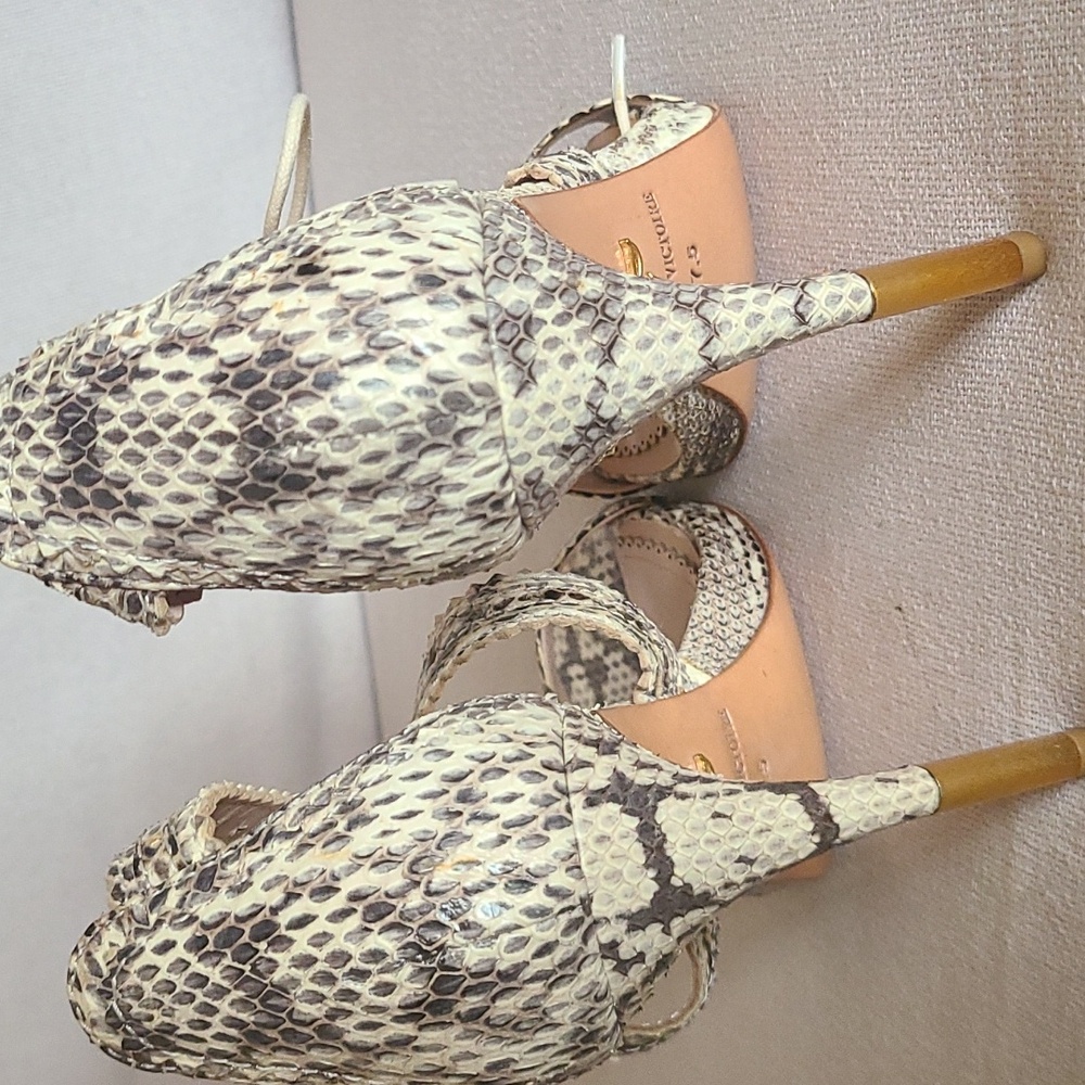 Sandals - Picture 4 of 5